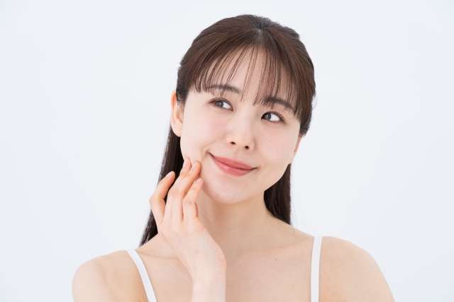 顔のシミを薄くする方法