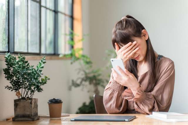 50代でも顔のたるみは自力で戻せる？